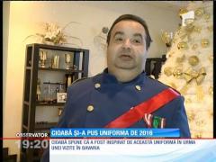 Autoproclamatul rege al romilor, Dorin Cioabă, şi-a făcut o uniformă de gală