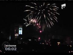 Românii au petrecut și au ciocnit pahare de șampanie în Noaptea dintre Ani