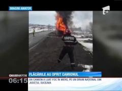 Un camion a luat foc în mers, pe un drum naţional din judeţul Suceava