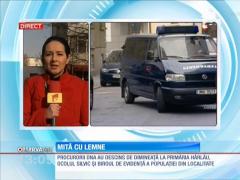 Angajaţii mai multor instituţii din Hârlău sunt acuzați că au dat mită lemne pentru foc