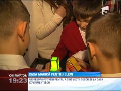 Elevii se pot juca cu ştiinţa, în prima casă a experimentelor dedicată lor