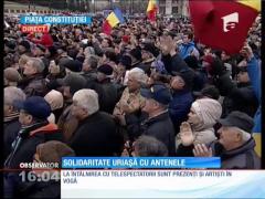 Întâlnirea dintre vedetele Antena 1, Antena Stars, Euforia, Zu Tv şi jurnaliştii Antena 3 şi telespectatorii noştri a început