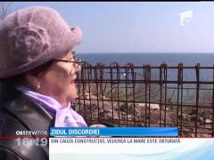 Un zid construit la malul mării i-a scos din minţi pe locuitorii din Mangalia