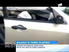 O maşină a fost strivită de un tramvai, în Piaţa Victoriei. Medicii l-au găsit pe şofer în comă, iar lângă el o pasageră era rănită