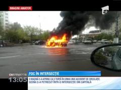 O maşină a luat foc în trafic. Autoturismul s-a aprins ca o torţă