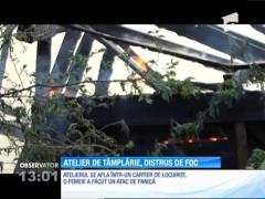 Atelier de tâmplărie, distrus de foc