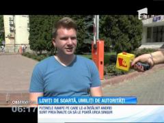 Bordurile înalte îi pun în dificultate pe oamenii cu dizabilităţi din Piatra Neamţ.