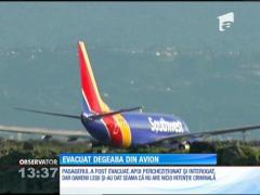 Un student irakian din SUA, evacuat din avion pentru că vorbea la telefon în limba arabă
