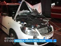 Un troleibuz a doborât doi stâlpi de electricitate peste două maşini care se aflau în trafic