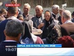 Copilul de 14 ani ucis cu pietre a fost condus pe ultimul drum