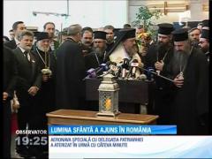 Lumina Sfântă a fost aprinsă de patriarhul Ierusalimului în biserica Sfântului Mormânt
