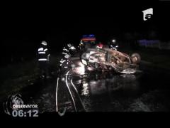 Un autoturism cu cinci tineri a izbit frontal o altă mașină