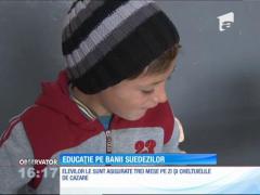 O familie de foşti profesori din Suedia se ocupă ca elevii să aibă condiţii bune pentru a învăţa, într-un sat din Mehedinţi