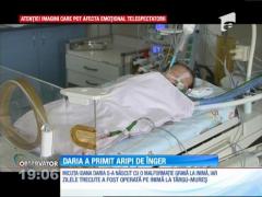 A fost o mică luptătoare. Dar trupul ei plăpând a obosit. Fetiţa de două săptămâni operată pe inimă s-a stins, în braţele medicilor