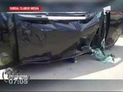 S-a răsturnat după ce a trecut pe roșu