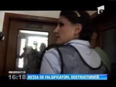 O reţea infracţională specializată în falsificarea documentelor de identitate, destructurată de DIICOT