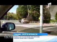 Clipe de panică pe o stradă din Galaţi. O maşină a luat foc din senin