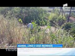 Un bărbat în pielea goală a creat panică la marginea oraşului Galaţi. Ar fi dat foc casei cumnatului şi apoi a încercat să împiedice operaţiunea pompierilor