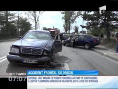 Accident frontal cu o maşină de pompe funebre