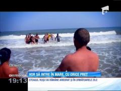 Turiștii nu țin cont de steagul roşu de pe plaje