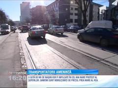 Transportatorii ameninţă că vor bloca ţara peste două zile