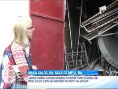 Mesă caldă pentru elevi, da. Sală de mese, nu