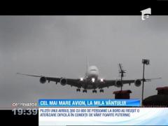 Imagini incredibile au fost filmate pe pista aeroportului din Manchester, unde cea mai mare aeronavă de pasageri din lume a avut probleme la aterizare