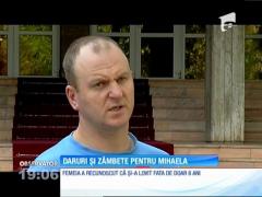 Fetiţa ruptă în bătaie de mama însărcinată a impresionat o ţară întreagă. După reportajul Observator, oamenii au venit să o viziteze la spital, cu braţele pline de jucării