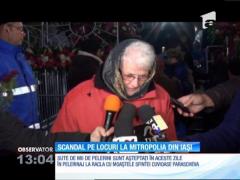 Scandal între credincioși, lângă moaştele Sfintei Parascheva