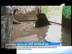 Peste o mie de oameni sunt sinistraţi în judeţul Galaţi. Au avut apă şi de doi metri în casă!