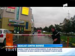 O banală barieră pe bază de senzori a umilit un biciclist turmentat în Rusia