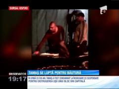 Imagini INCENDIARE cu Gabriel Tamaş! Fundaşul Stelei s-a îmbătat şi a făcut circ în Centrul Vechi (VIDEO)