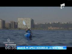 Un funcţionar din New York s-a săturat de obositoarea navetă zilnică şi a hotărât să meargă la serviciu cu caiacu