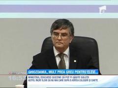 Ghiozdanul, mult prea greu pentru elevi