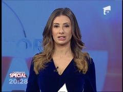 SPECIAL! Un trunchi de copac, jucăria preferată al elefanţilor