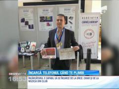 Un tânăr din Hunedoara a inventat carcasa care îţi încarcă telefonul mobil în timp ce te plimbi