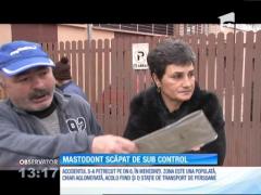 Un mastodont scăpat de sub control a făcut prăpăd, pe DN 6, în Mehedinţi