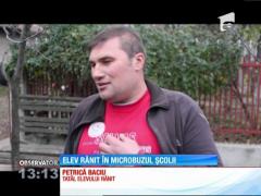 În Buzău, şoferul unui microbuz şcolar plin cu elevi a produs un accident rutier. Bărbatul se urcase băut la volan