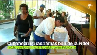 Cubanezii îşi iau rămas bun de la liderul istoric al revoluţiei, Fidel Castro