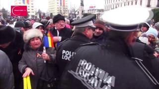 Fasolea a fost atât de bună la Iaşi, încât oamenii au renunţat la orice inhibiţii şi s-au călcat în picioare pentru o farfurie