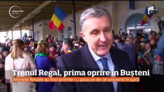 Trenul Regal, prima oprire în Bușteni. Alteţele Regale au fost întâmpinate cu sare şi pâine