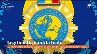 Un tânăr vinde legitimaţia ideală pentru intra gratuit în localuri!