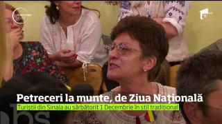Muzică şi voie bună în vârf de munte. Sute de turişti au umplut staţiunile de Ziua Naţională