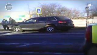 O fetiţă de 12 ani din Bucureşti a supravieţuit miraculos după ce a fost lovită de DOUĂ MAŞINI