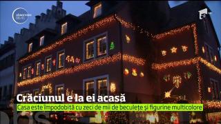 O casă împodobită cu zeci de mii de beculeţe şi figurine multicolore, una dintre cele mai căutate atracţii de Crăciun ale Germaniei