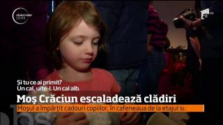 La Berlin, Moș Crăciun a escaladat o clădire de 100 metri