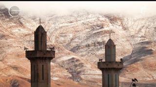 Prima ninsoare din ultimii 37 de ani din Sahara a adus un peisaj care îţi taie respiraţia!