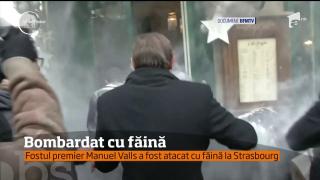 Fostul premier francez Manuel Valls, atacat cu făină