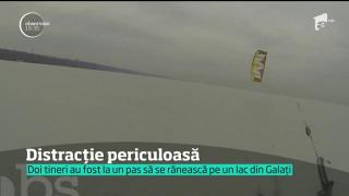Distracţie periculoasă. Doi tineri au fost la un pas să se rănească pe un lac din Galaţi