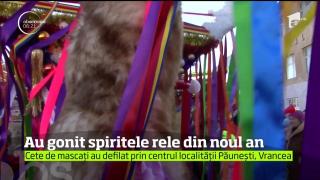Cetele de mascaţi au gonit spiritele rele din noul an